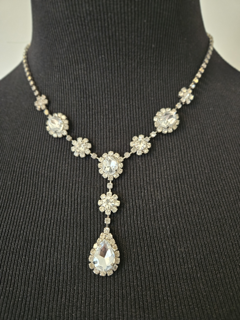 Crystal Teardrop Y-Style Pendant Necklace - Silver Tone